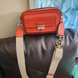 Michael kors crossbody bag